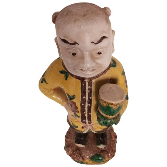 A famille noir figure of a man, Qing dynasty, Kangxi (1662-1722) - Picture 10 of 13